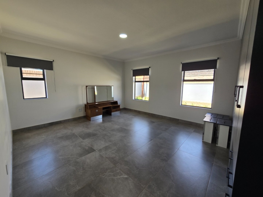 3 Bedroom Property for Sale in Van Der Hoff Park North West